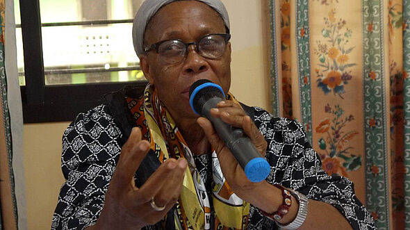 Gertrude Tundu Kialu, Mitglied der „Association des Femmes dans la Théologie et Droit Canonique de Kinshasa“ (ATHECAK), beim Netzwerktreffen in Kinshasa.