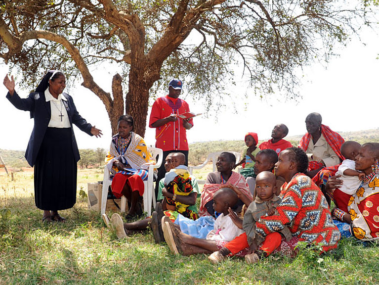 Aufklärungsveranstaltung von Schwester Ephigenia Gachiri gegen FGM.