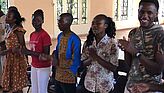 Besuch bei einer YSCC (Youth Small Christian Community) an der Kenyatta Univeristy in Nairobi.