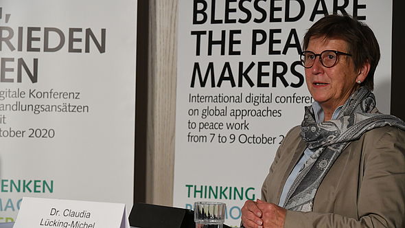 Internationale Digitale Friedenskonferenz: Dr. Claudia Lücking-Michel (Geschäftsführerin AGIAMONDO)