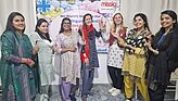 Die Mitarbeiterinnen der Caritas Faisalabad mit zwei missio-Kolleginnen.
