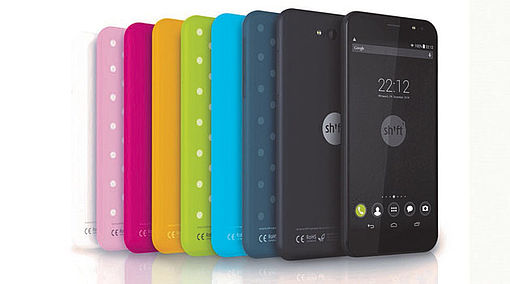 erschiedenfarbige Smartphones von SHIFT GmbH aneinandergereiht.