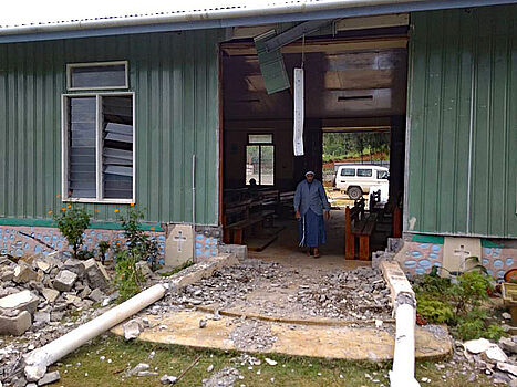 Zerstörte Kirche auf Papua-Neuguinea.
