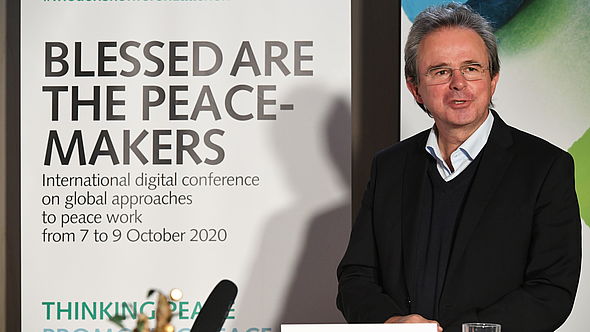 Internationale Digitale Friedenskonferenz: Dr. Jens Kreuter (Geschäftsführer Engagement Global)